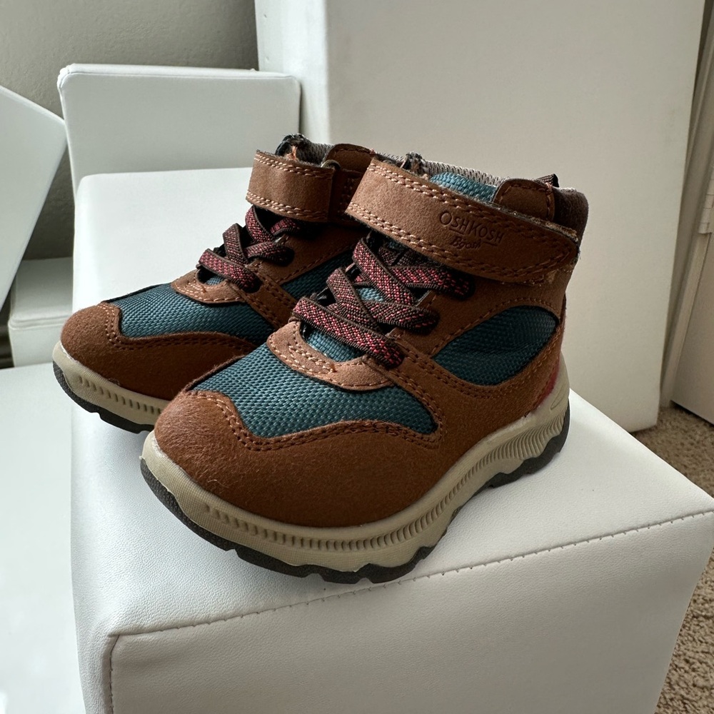 OshKosh B'gosh Kids Brown and Blue Boots